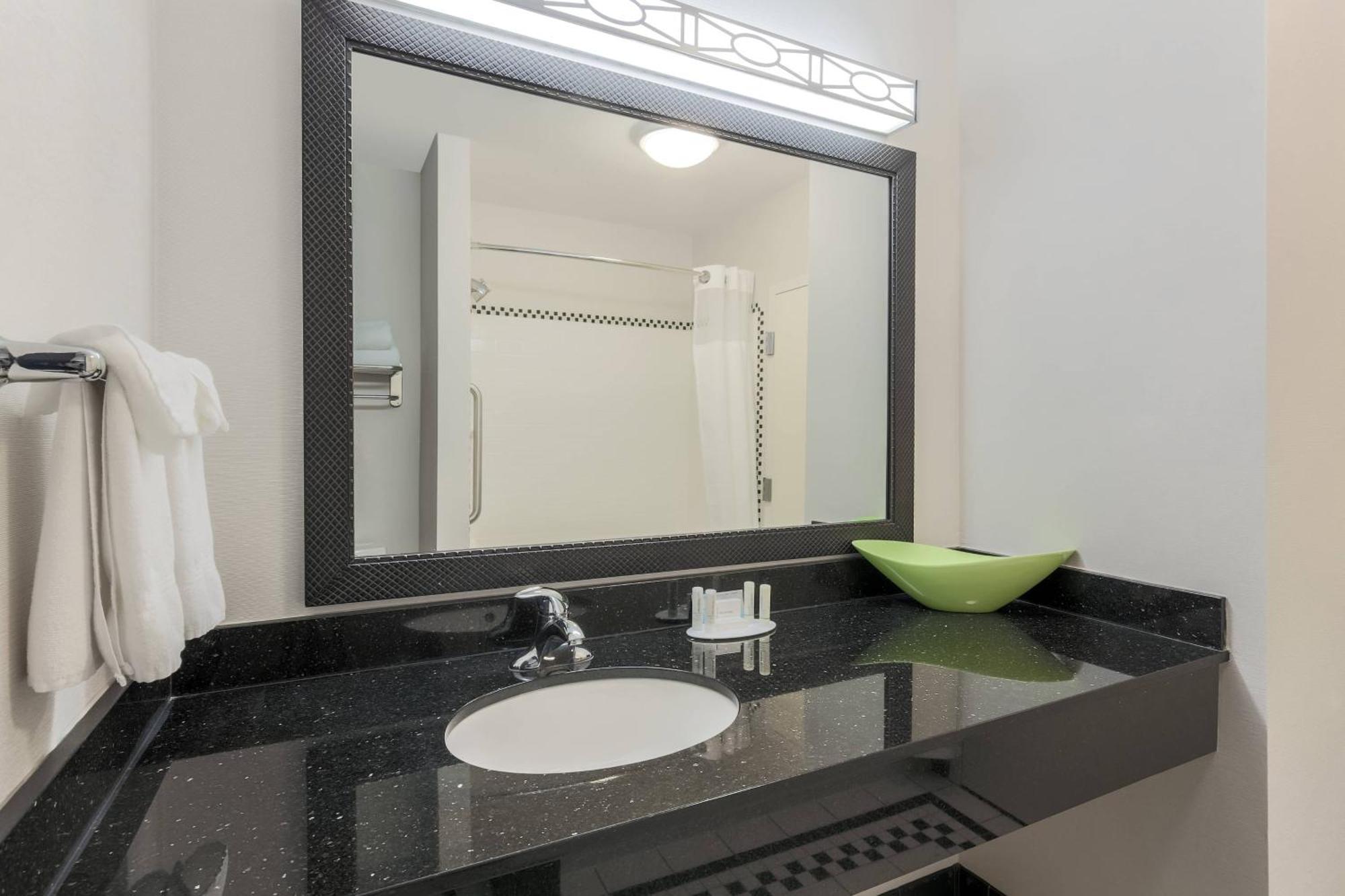 Fairfield Inn & Suites By Marriott ماهوا المظهر الخارجي الصورة